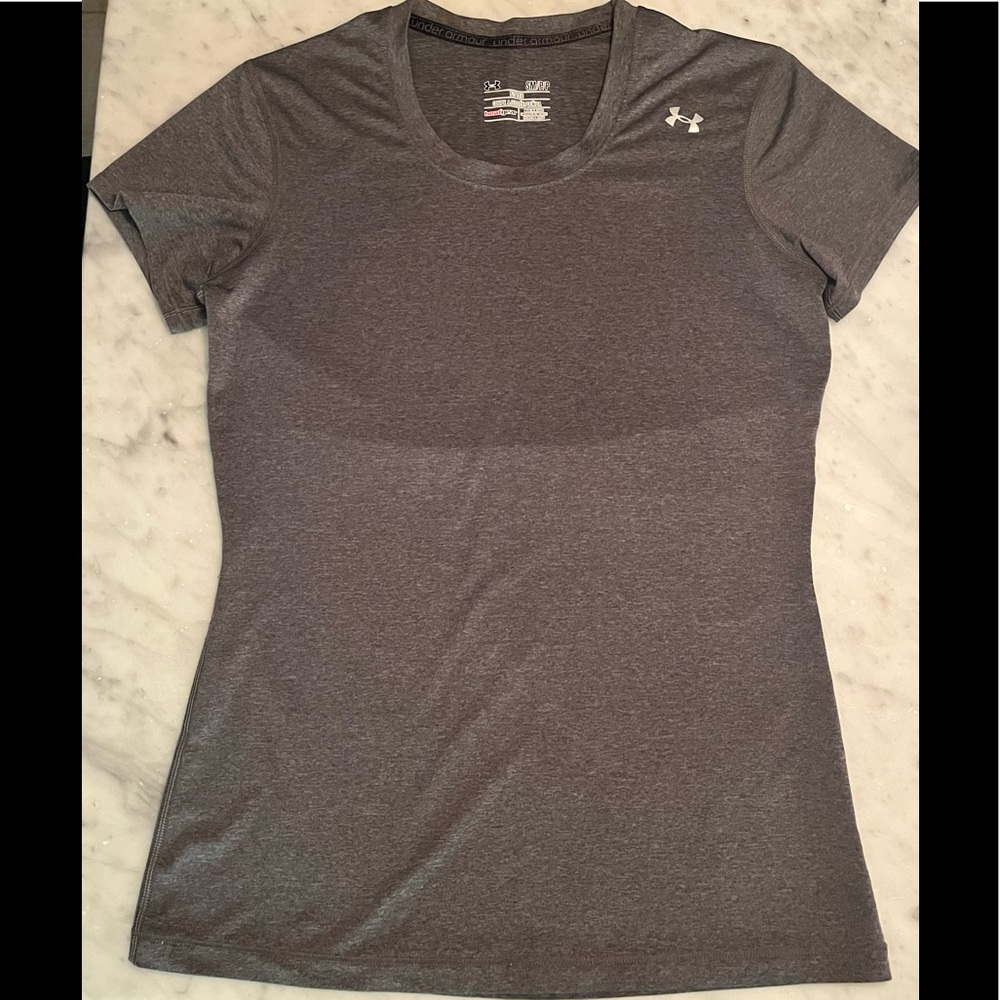 Under Armour Women’s Short Sleeve T-shirt in Small